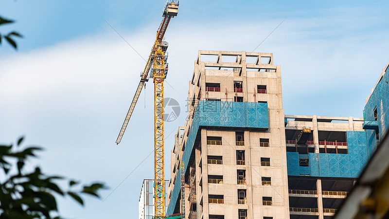 建筑施工总承包企业加盟代理：条件与考量**